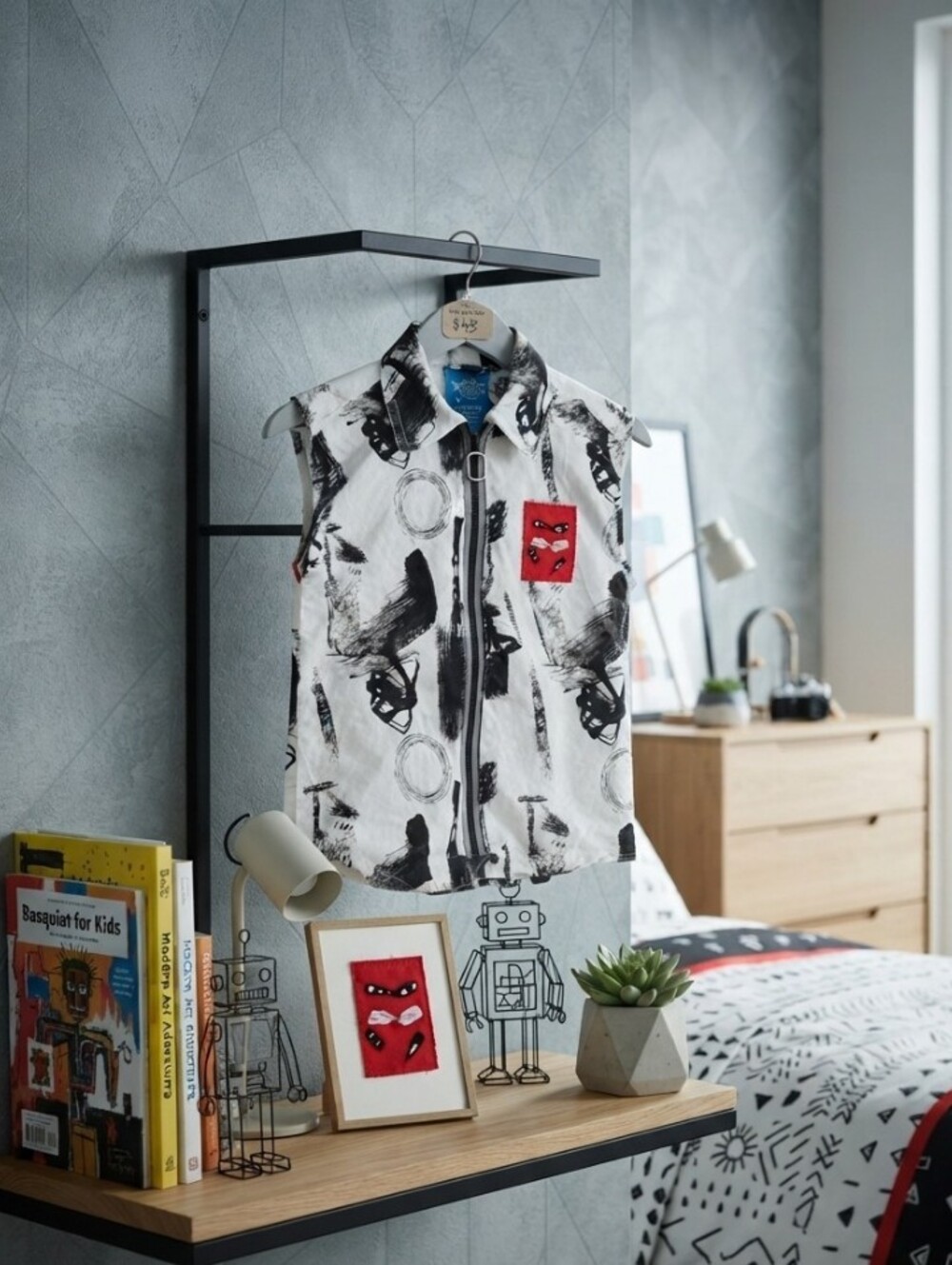 5/$100 Sleeveless White & Black Abstract Zip Shirt with Red Patch